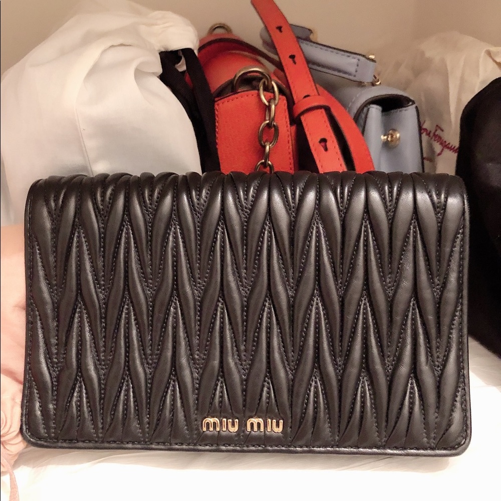 Miu miu wallet on chain